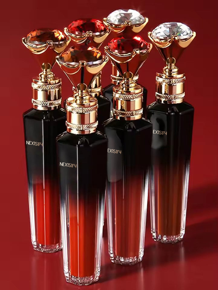 Long-lasting moisturizing waterproof lip gloss that does not fade or transfer