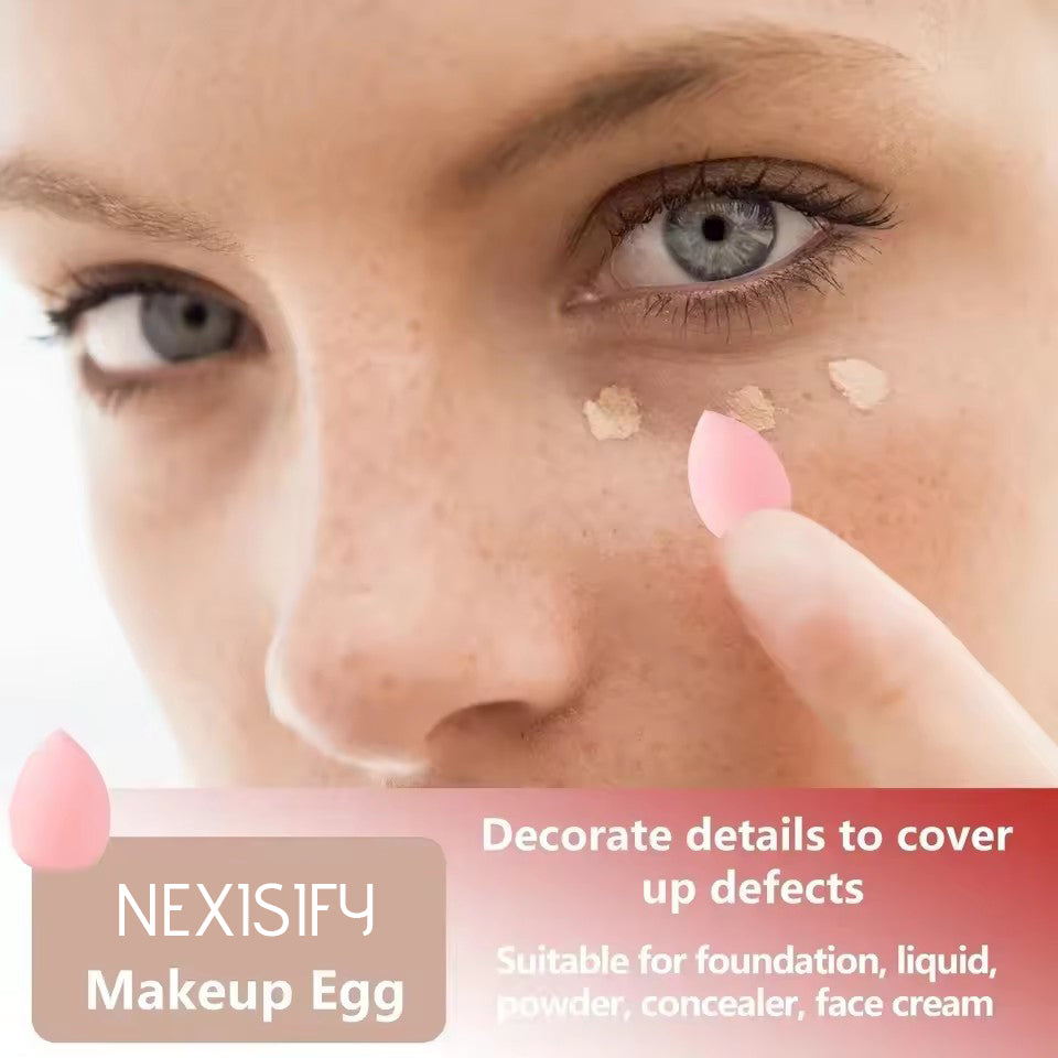 A set of 13 professional makeup brushes out of 33, including accessories, suitable for combination skin