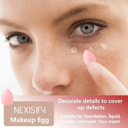 A set of 13 professional makeup brushes out of 33, including accessories, suitable for combination skin