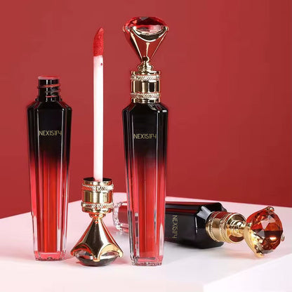 Long-lasting moisturizing waterproof lip gloss that does not fade or transfer