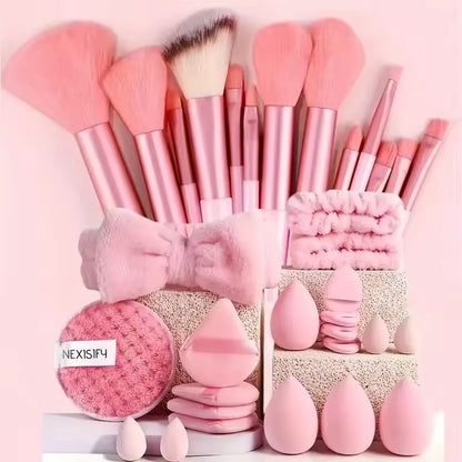 A set of 13 professional makeup brushes out of 33, including accessories, suitable for combination skin
