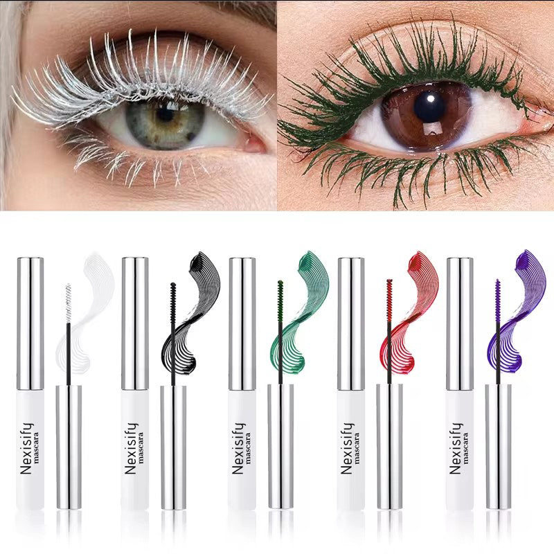 Waterproof, quick-drying, long-lasting emerald green eyeliner with a fine brush tip.