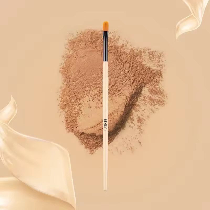 Professional makeup brushes suitable for foundation, eyeliner, eyeshadow, contouring, and lip gloss